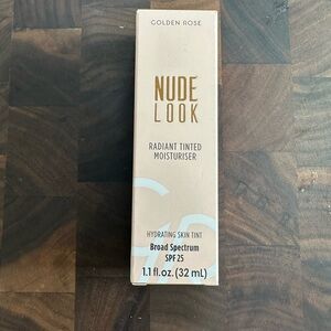 Golden Rose Nude Look Tinted Moisturiser - Deep Tint